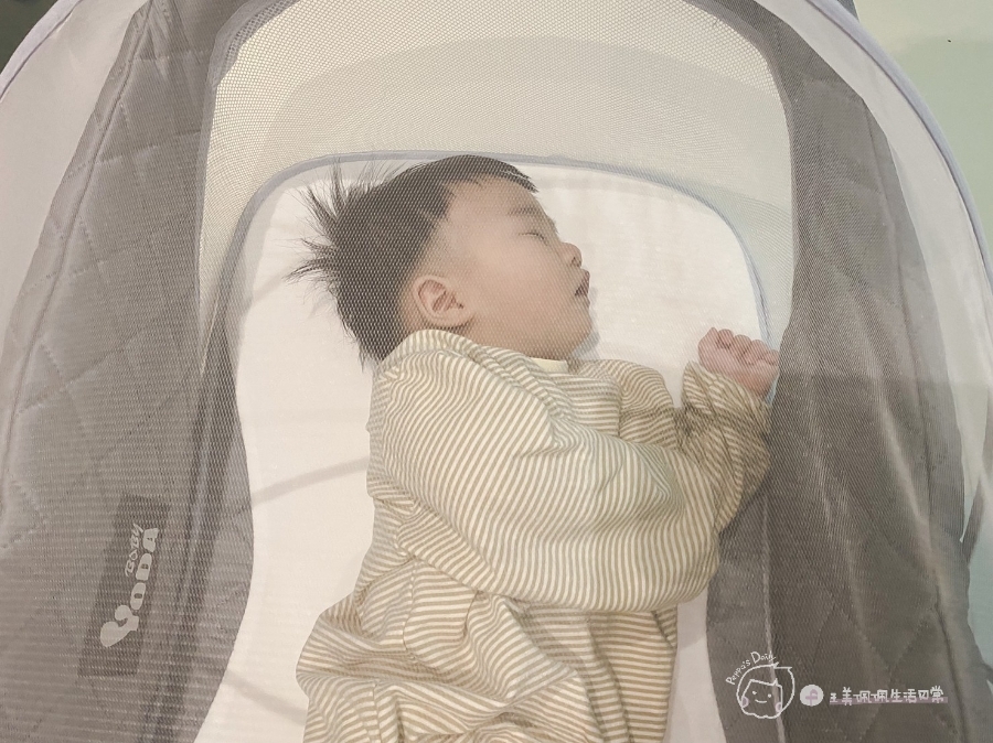 [開箱]育兒好物推薦|安全實用超便利-YODA旅行多功能嬰兒床中床/床上床_img_35
