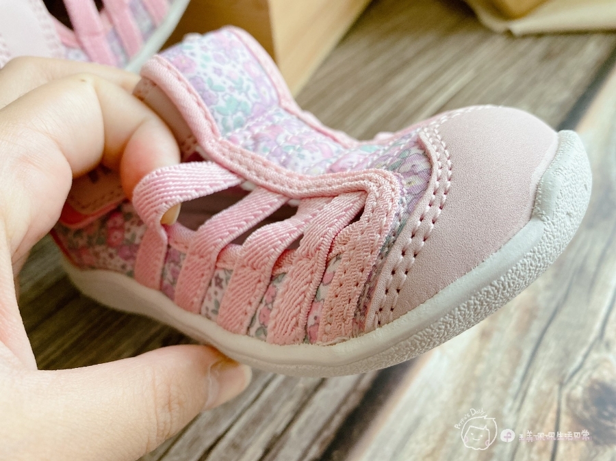 寶寶的第一雙日本IFME機能童鞋|夏天就該有一雙透氣水涼鞋_img_33